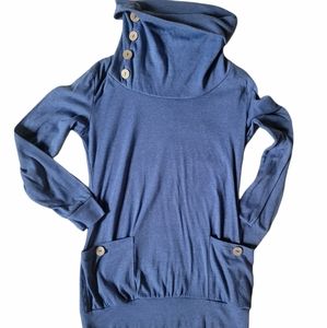 Longsleeve Blue Turtle Neck Sweatshirt w. Buttons